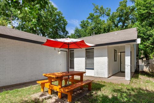 2311 Burleson Rd, Austin, TX, 78741-5604 | Card Image