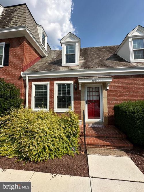 3021 S Buchanan St, ARLINGTON, VA, 22206-1505 | Card Image