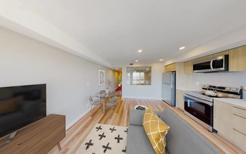 303-408 Columbia St E, New Westminster, BC, V3L0K5 | Card Image