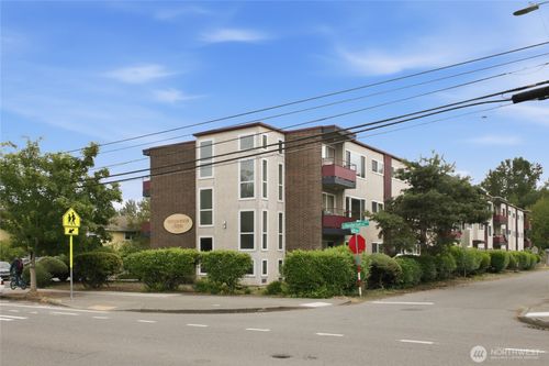 4803 S Henderson Street, Seattle, WA, 98118 | Card Image