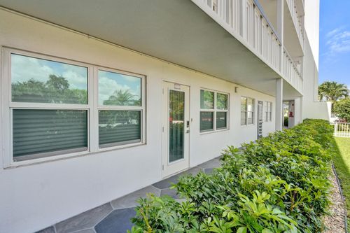 1112-1112 Oakridge V, Deerfield Beach, FL, 33442-1981 | Card Image