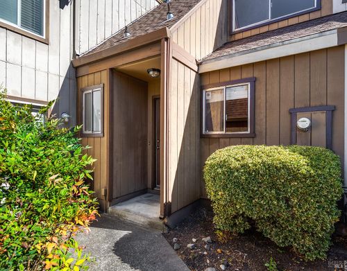1990 Knolls Dr, Santa Rosa, CA, 95405-8305 | Card Image