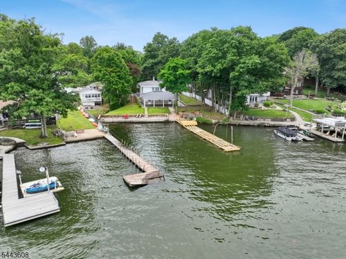 19 Lakeland Dr, Hopatcong, NJ, 07843-1814 | Card Image
