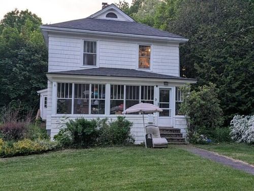 9 Winchester St, Fairfield, ME, 04937-1314 | Card Image
