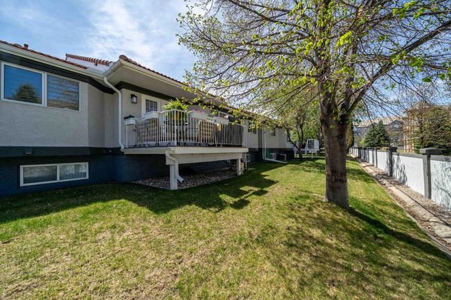 74 Park Meadows Lane Se, Townhouse with 3 bedrooms, 3 bathrooms and 3 parking in Medicine Hat AB | Image 49