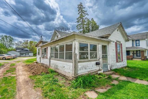 529 W State St, Albany, IN, 47320-1636 | Card Image