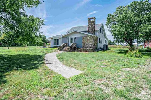 1426 8th Rd, Wakefield, KS, 67487-9134 | Card Image