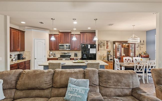 1902 Barlow Trl, House other with 4 bedrooms, 2 bathrooms and null parking in Corpus Christi TX | Image 5