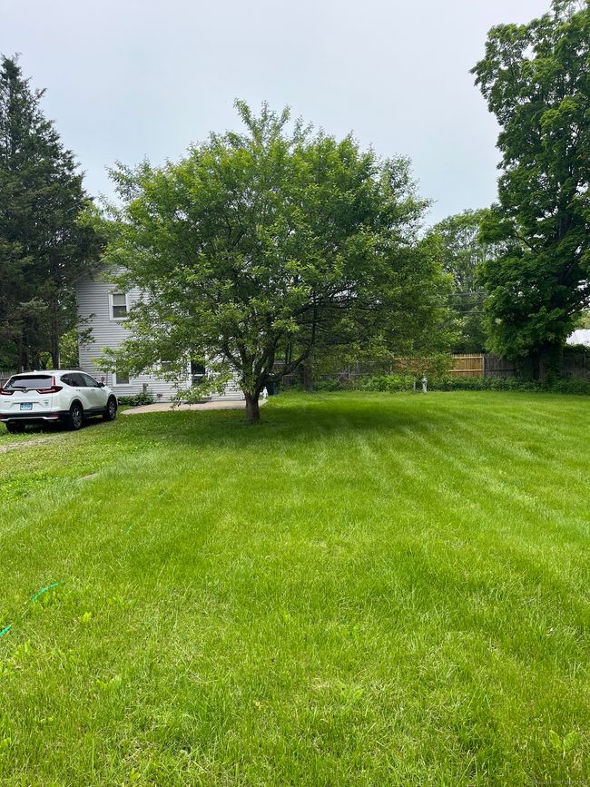 7091 Main St, House other with 4 bedrooms, 1 bathrooms and null parking in Trumbull CT | Image 17