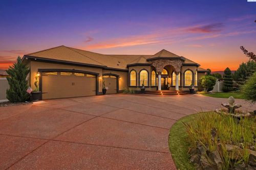3121 Tuscany Dr, Pasco, WA, 99301-6009 | Card Image