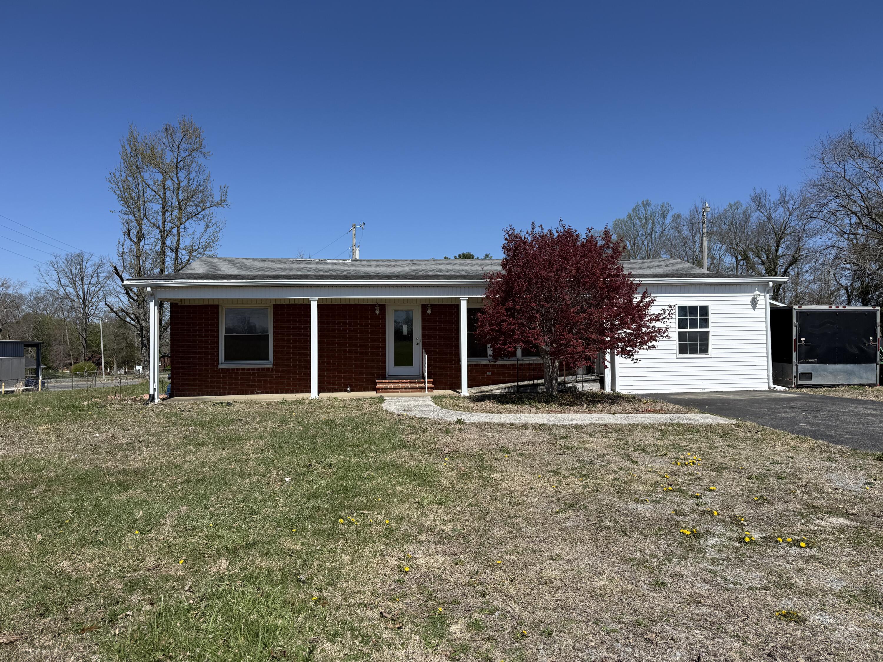 262 E Steve Wariner Dr, Russell Springs, KY 42642