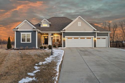 10830 N Tartan Court, Mequon, WI, 53097 | Card Image