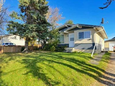 201 7 St Se, House detached with 4 bedrooms, 2 bathrooms and 4 parking in Slave Lake AB | Image 1