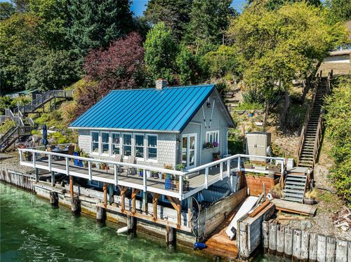 13037 Sw Bachelor Rd, Vashon, WA, 98070-8837 | Card Image