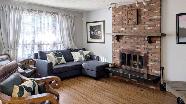 3503 Cedarille Drive Sw, House other with 5 bedrooms, 2 bathrooms and 2 parking in Calgary AB | Image 4