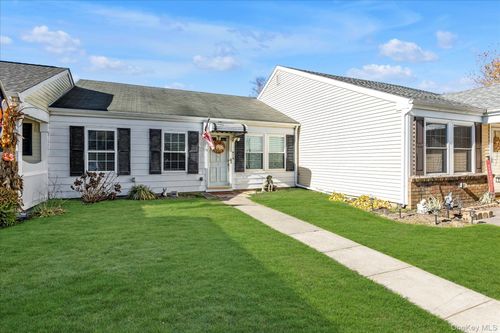 141 Forge Ln, Coram, NY, 11727-3226 | Card Image