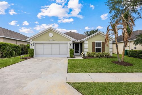 209 Briarcliff Cir, Sebastian, FL, 32958-8692 | Card Image