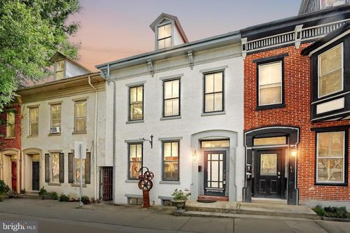 252 W Philadelphia St, YORK, PA, 17401-2951 | Card Image