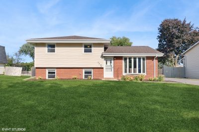 302 Arrowhead Drive, House other with 4 bedrooms, 2 bathrooms and 4 parking in Shorewood IL | Image 1