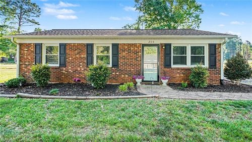 200 Redwood Bnd, King, NC, 27021-9361 | Card Image