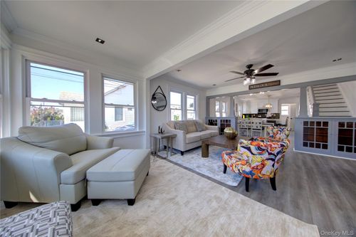 14-16 Roosevelt Ave, Hicksville, NY, 11801-5111 | Card Image