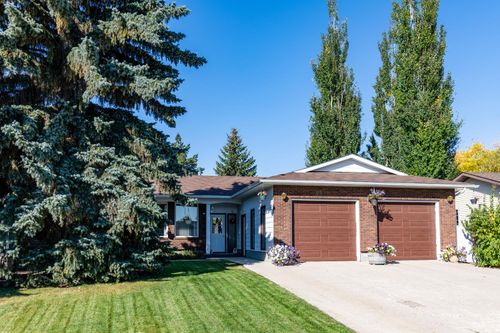 5314 41 Street, Home with 3 bedrooms, 2 bathrooms and 4 parking in Provost AB | Card Image