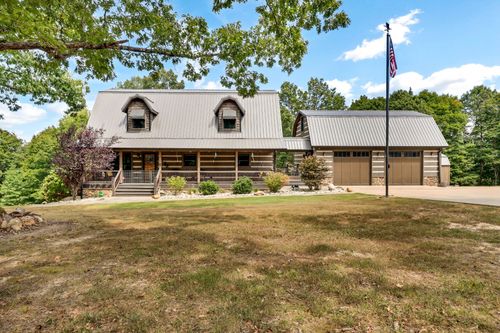 102 Highwater Rd, Waverly, TN, 37185-1592 | Card Image