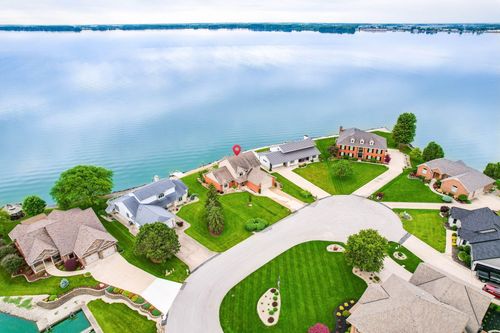 214 Mariner Point Dr, Celina, OH, 45822-3902 | Card Image