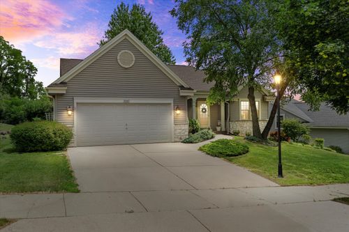 1027 Fieldridge Ct, Waukesha, WI, 53188-5463 | Card Image