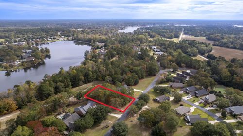 5 Fairway Dr, Manning, SC, 29102-8934 | Card Image