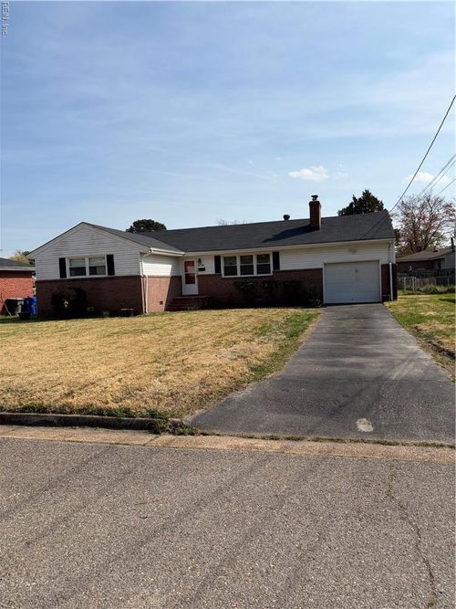 55 Rexford Dr, Newport News, VA, 23608-1450 | Card Image