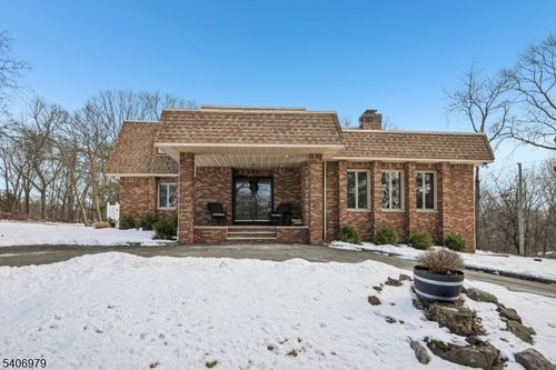 845 Rifle Camp Rd, Woodland Park, NJ, 07424-3132 | Card Image