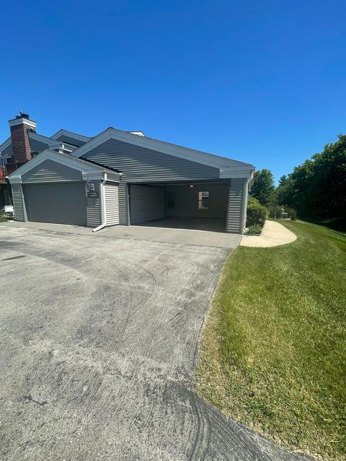 N17W26887 E Fieldhack Dr, Pewaukee, WI, 53072-5568 | Card Image