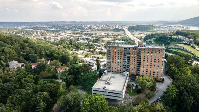 Prepare to be captivated by the mesmerizing panoramic views of Chattanooga that await you from this highrise residence. Perched on the upper floors, this vantage point offers a unique perspective of the city that is truly unparalleled. | Image 23