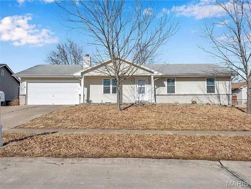 1079 Crestwood Ln, O Fallon, MO, 63366-1038 | Card Image