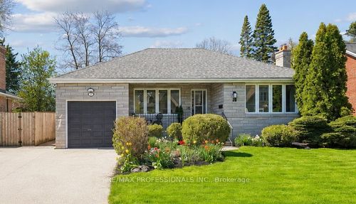 28 Spring Garden Road, Etobicoke, ON, M8Z3X1 | Card Image