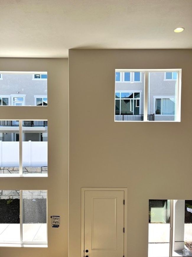 View of interior details | Image 4