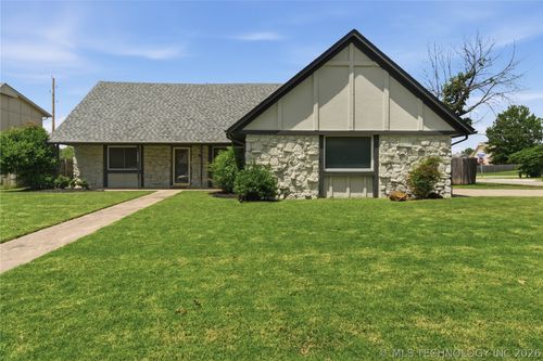 1900 Indianola St, Broken Arrow, OK, 74012-4811 | Card Image