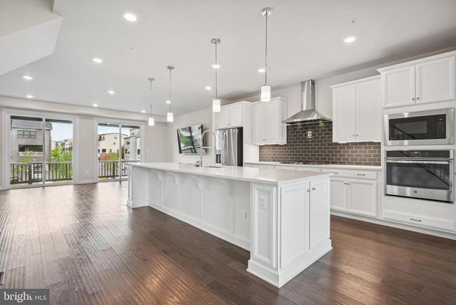 43359 Stadium Ter, Townhouse with 5 bedrooms, 5 bathrooms and null parking in ASHBURN VA | Image 5