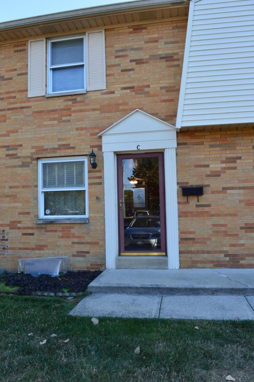 c-5721 W Pine Tree Street, Columbus, OH, 43229 | Card Image