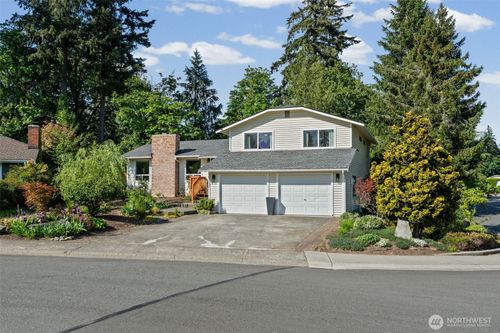 15932 Se 166th Pl, Renton, WA, 98058-8286 | Card Image
