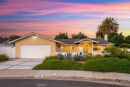 19182 Lindsay Ln, Huntington Beach, CA, 92646 | Card Image