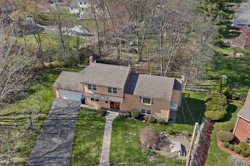 84 Poulos Rd, Braintree, MA, 02184-7229 | Card Image