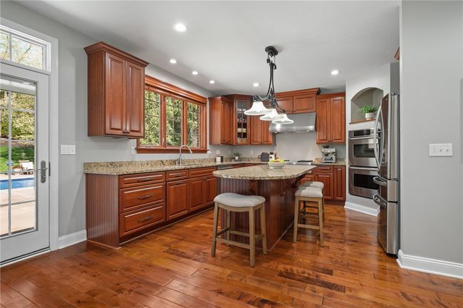 205 Erin Dr, House other with 5 bedrooms, 5 bathrooms and 3 parking in Cranberry Twp PA | Image 7