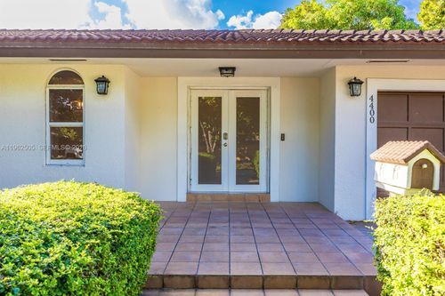 4400 9th Ln, Miami, FL, 33134-2549 | Card Image