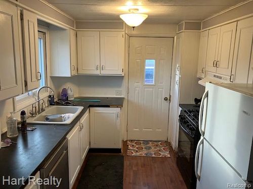 3571 Sandusky Rd, Peck, MI, 48466-9400 | Card Image