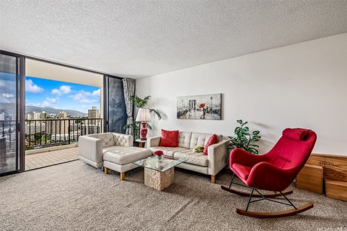 apt-17b-990 Ala Nanala St, Honolulu, HI, 96818-2962 | Card Image