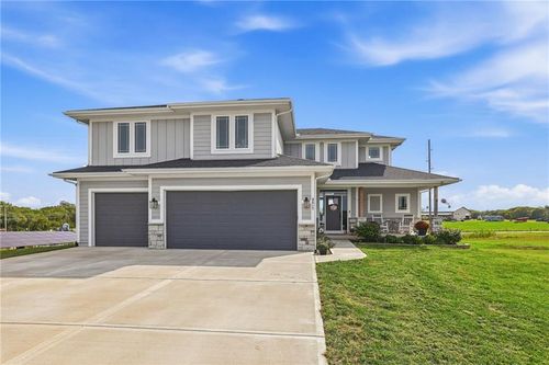 9517 Ingrid St, De Soto, KS, 66018-5500 | Card Image