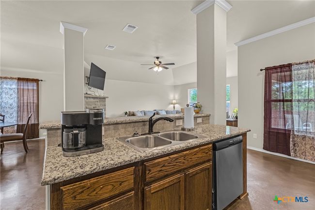 Kitchen Sink and Dishwasher | Image 21