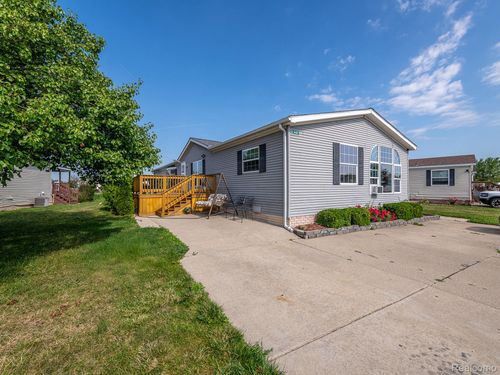 940 Tanners Lndg, Raisinville Twp, MI, 48161-4589 | Card Image